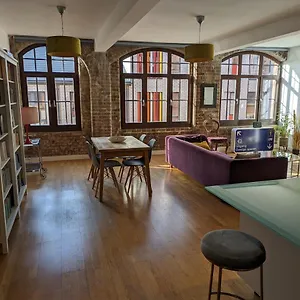 https://loft-style-2-bed-in-north-laines.brighton-hotels-england.com